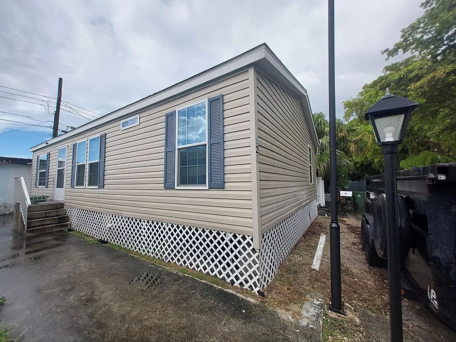 3 bed, 2.0 bath, 1008 sqft, $1,575 — Photo 3