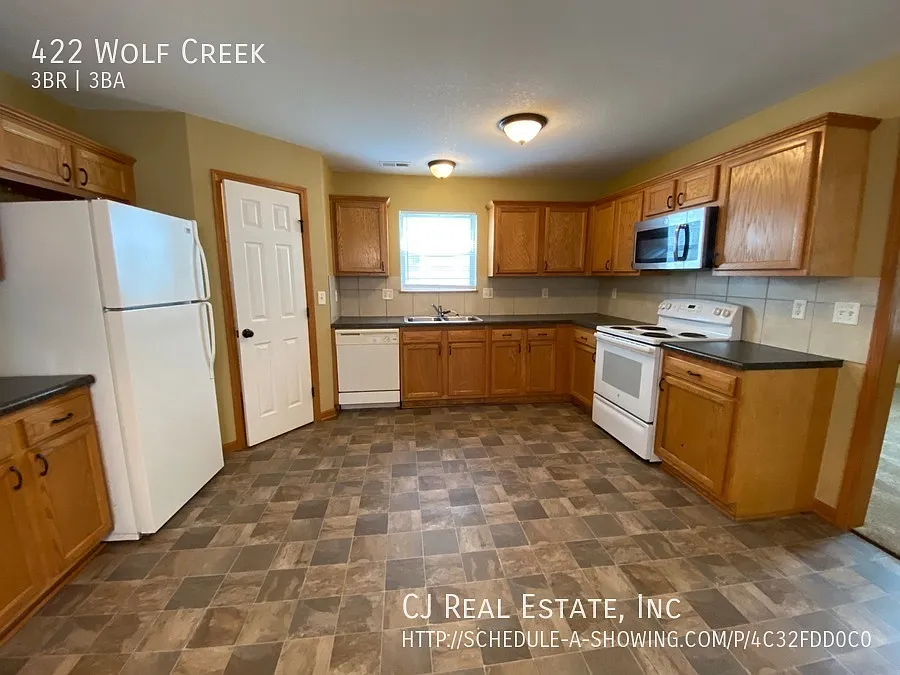 3 bed, 2.5 bath, $1,595 — Photo 3