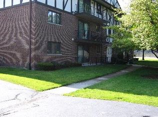 11042 S Theresa Cir APT 1A, Palos Hills, IL
