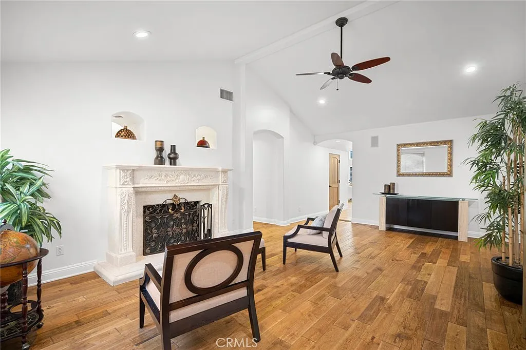 4 bed, 4.5 bath, 2784 sqft, $5,750 — Photo 4