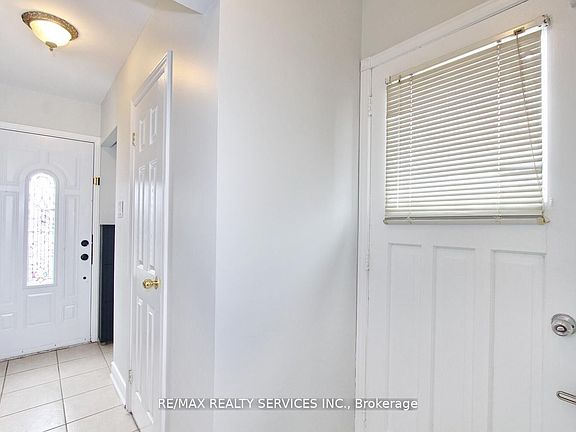5th image of 185 Earnscliffe Cir