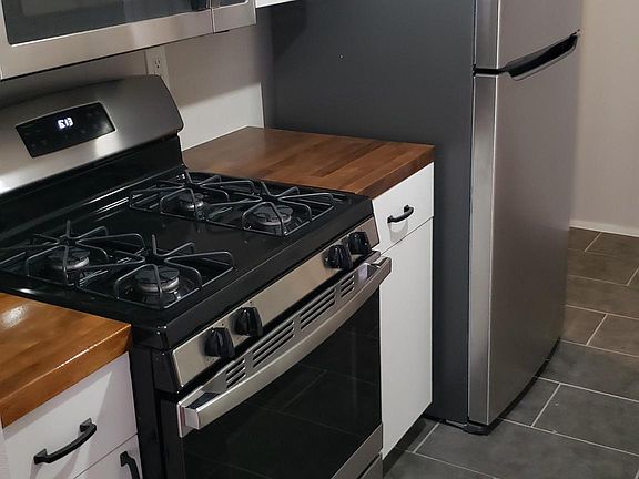 5th image of 263 Maplewood Ln
