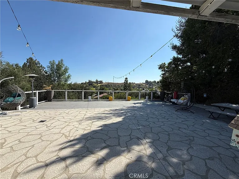 17608 Orna Dr — Photo 33