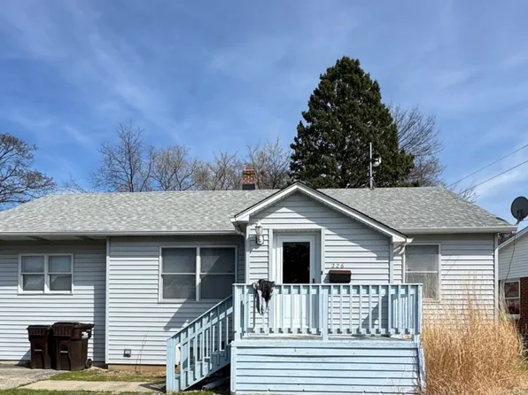 226 Barrington Rd, Wauconda, IL 60084