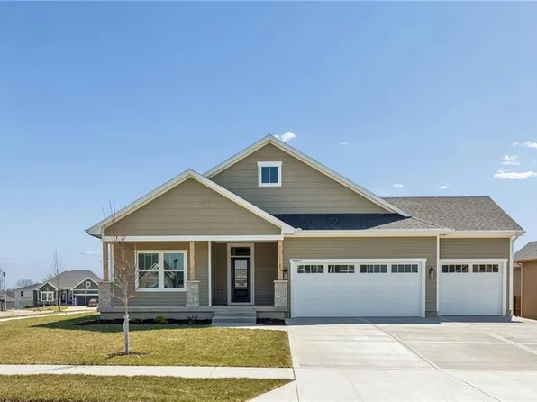 16401 Mustang St, Gardner, KS 66030