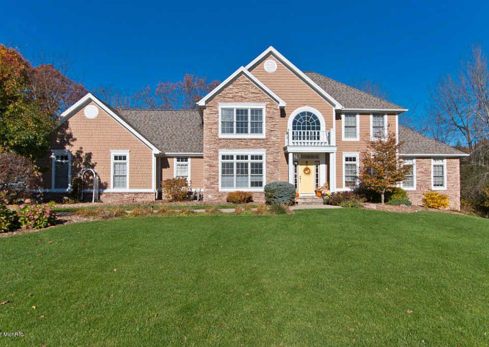 1st image of 3875 Foxglove Dr NE