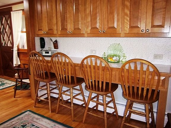 BREAKFAST BAR