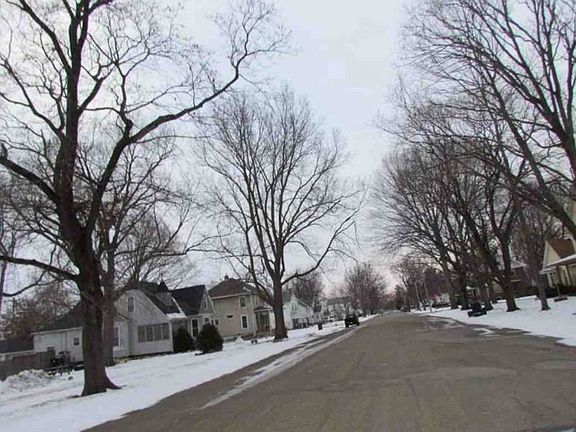 Exterior Neighborhood (street photo)
