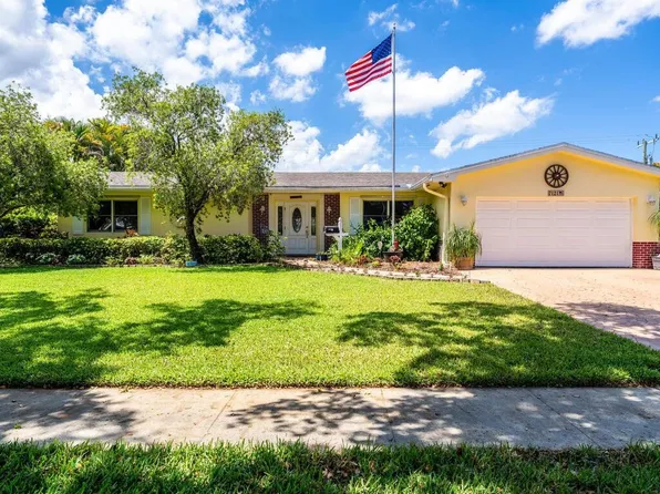 7121 NW 11th Court, Plantation, FL 33313