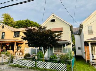 220 1st St, Blakely, PA 18447