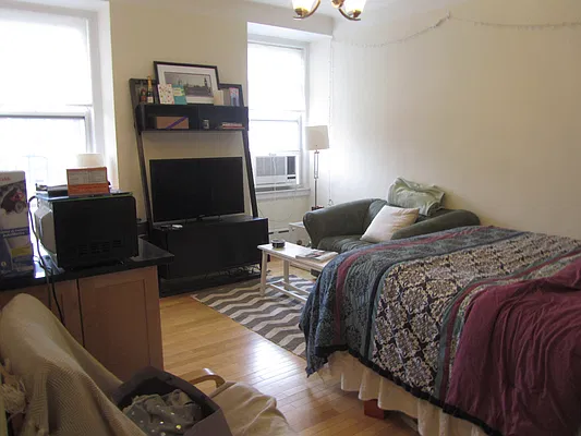 Rented by Beekman Street Realty | media 19