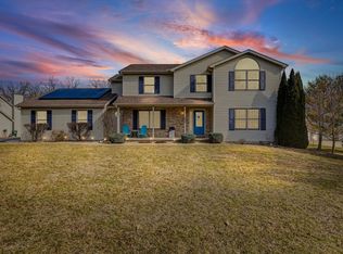 206 Fox Run Dr, Mahomet, IL 61853