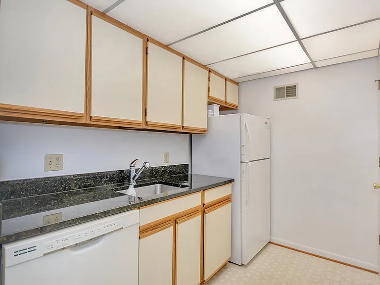 112 Turtle Creek Rd #12 — Photo 8