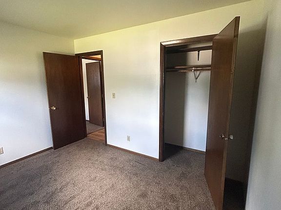 4th image of 153225 Shoreland Ln #3