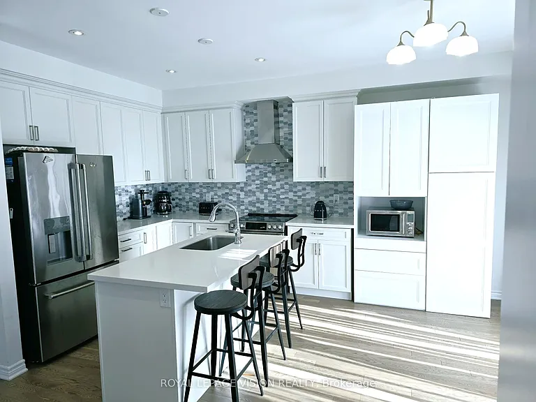 33 Bremner St #MAIN — Photo 11