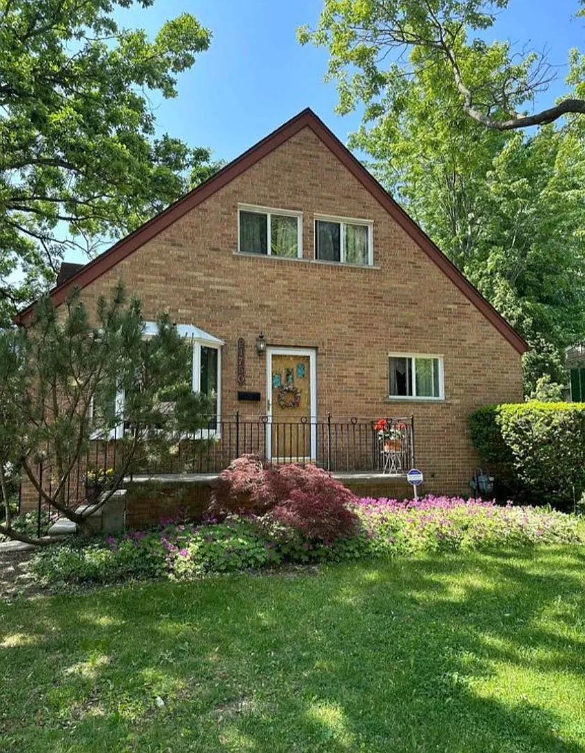 4 bed, 2000 sqft, $2,000 — Photo 1
