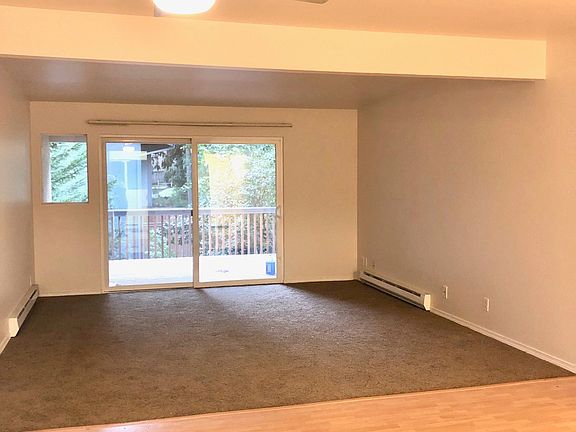 3rd image of 129 108th Ave SE #6