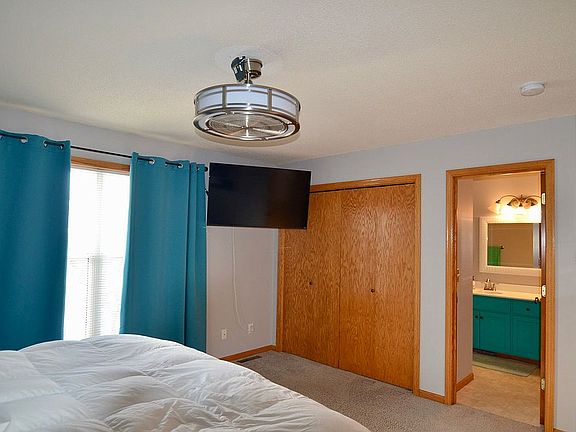 Master Bedroom w/master bath