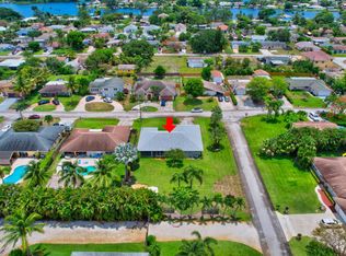 6647 N Plymouth Dr, Lake Worth, FL 33462