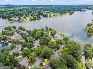 1605 Spinnaker Dr, Alpharetta, GA 30005