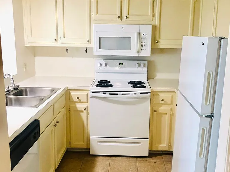 5131 Nicholson Dr #B15 — Photo 4