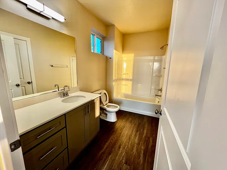 2101 N Main St W #301 — Photo 8