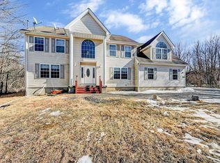 136 Yellow Birch Ln, Long Pond, PA