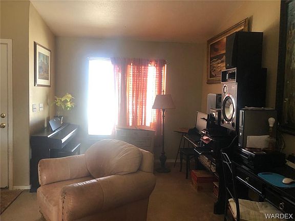 3rd image of 2412 Valentine Ave