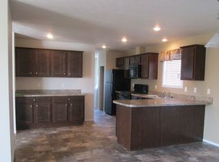 150 Hunters Crossing Blvd #83, Capac, MI 48014