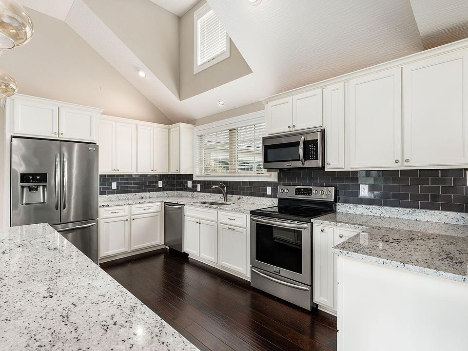 1st image of 89 Glen Mawr Cir