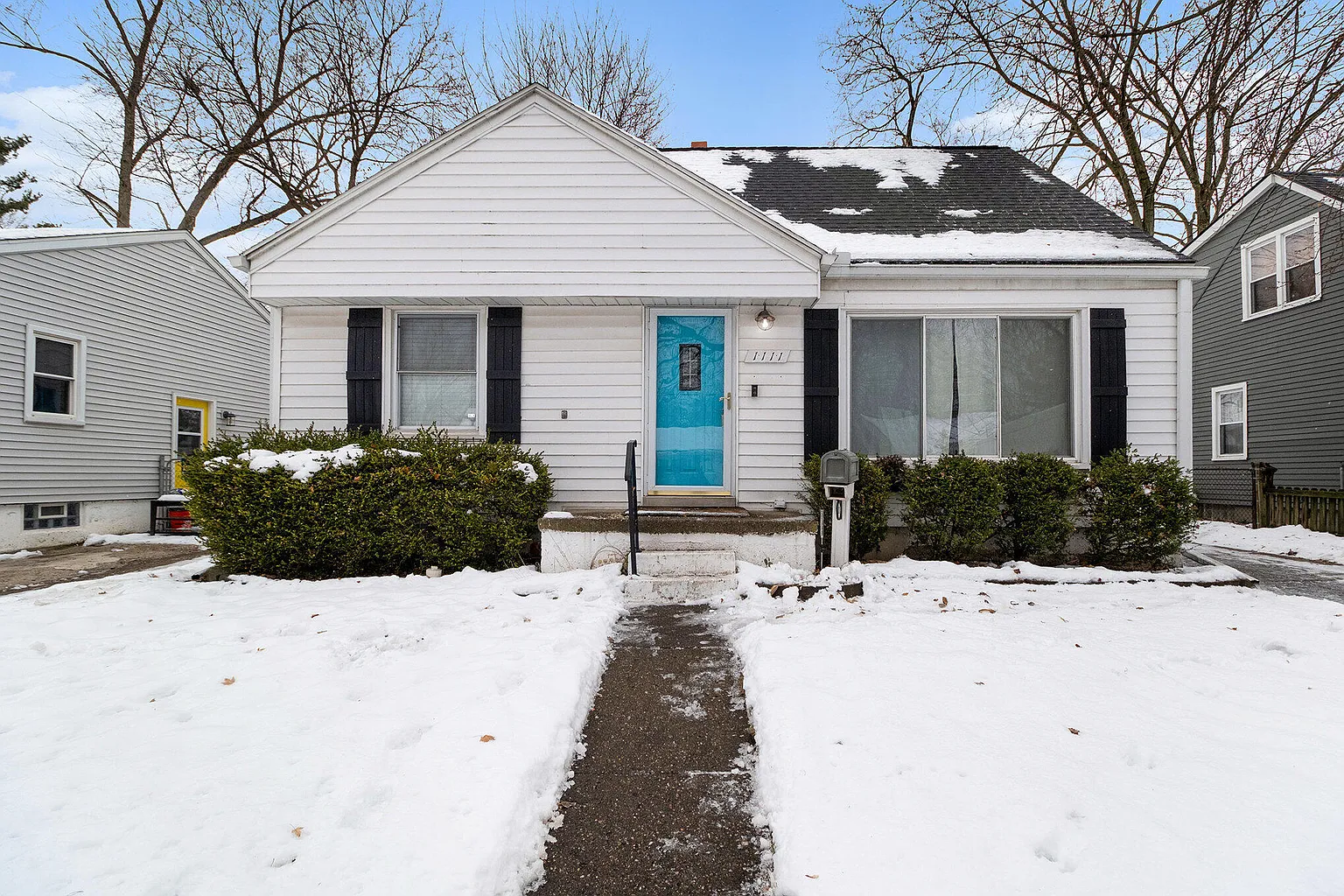 1111 Hull Ave photo 1