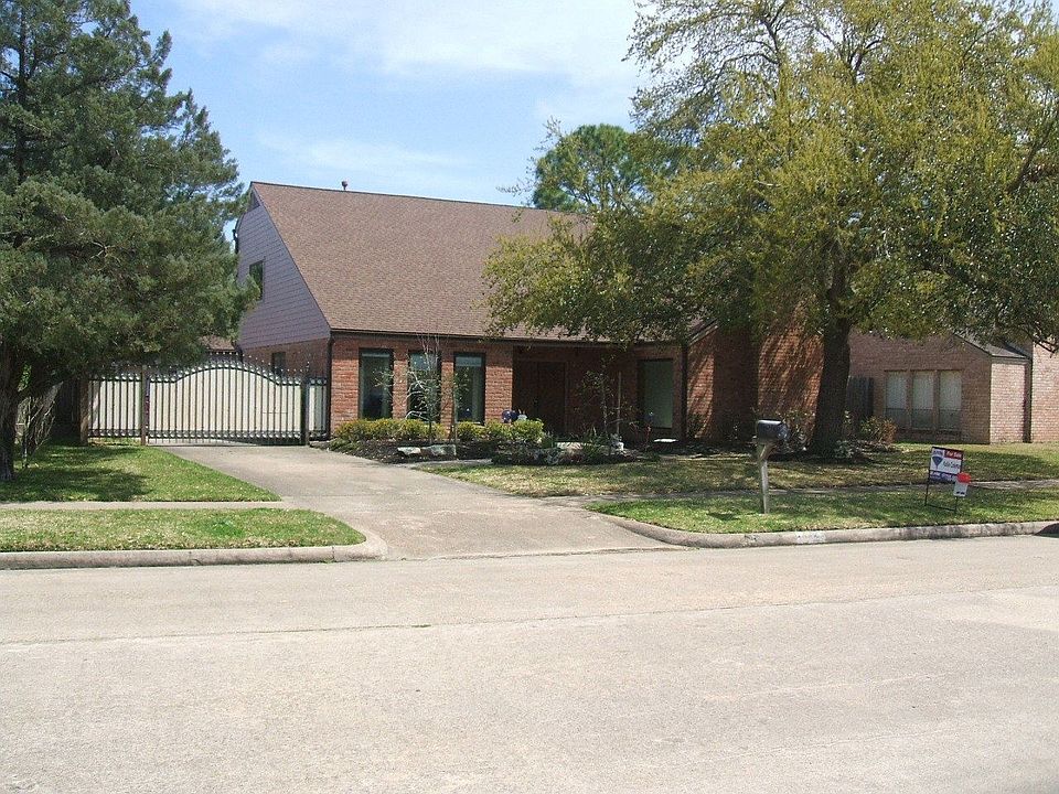 1st image of 12326 Meadow Lake Dr