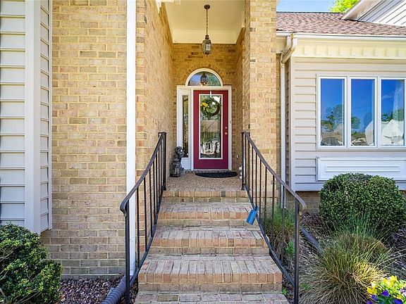 2nd image of 102 Nansemond Turn