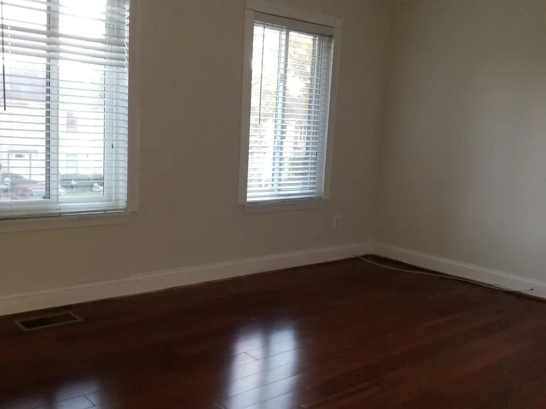 9516 Tippett Ln — Photo 11