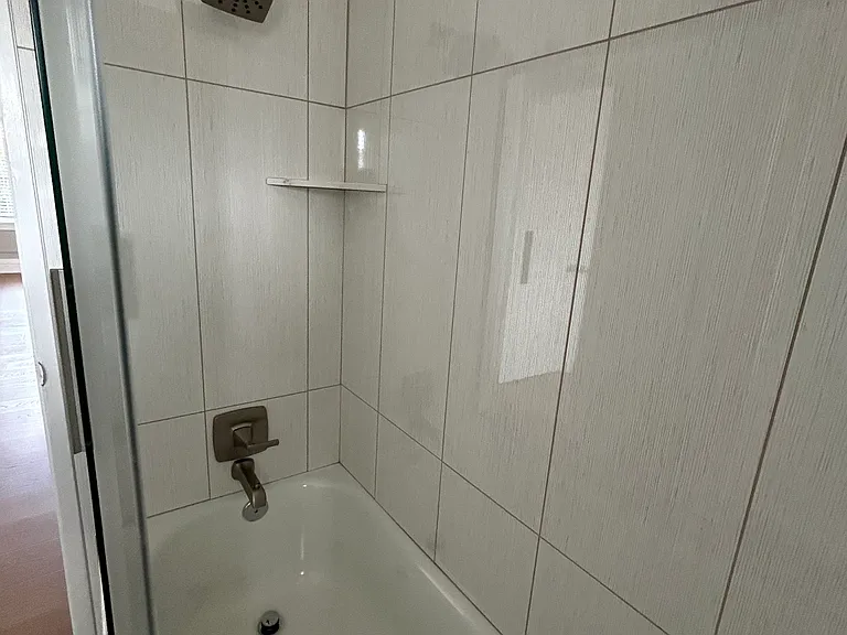 4652 Oakwood Ave — Photo 11