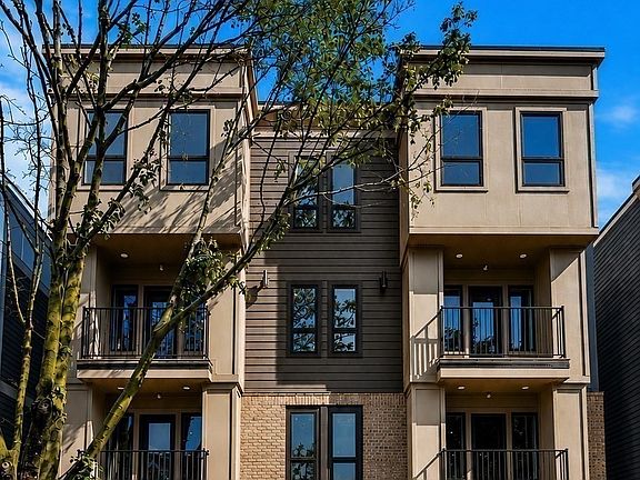 3rd image of 185 E St