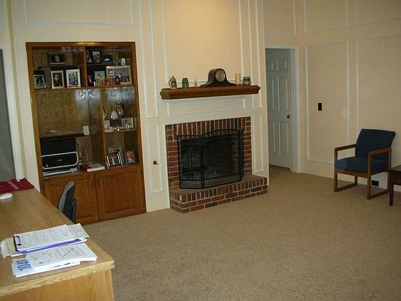 2nd image of 2216 Seminole Ct
