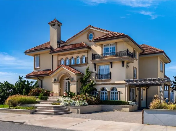 135 Beach 145th St, Far Rockaway, NY 11694