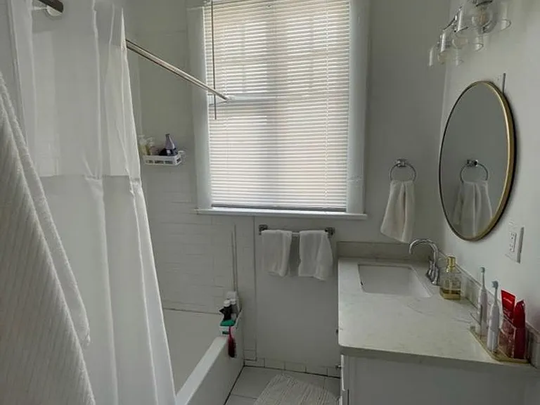 7423-7429 Hampson St #7425 — Photo 9