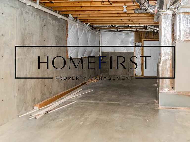 112 Newport Ln — Photo 29
