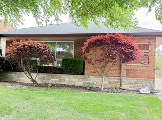 20283 Lennon St, Harper Woods, MI 48225