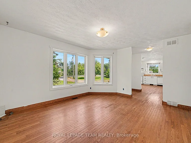 978 Rideau Rd — Photo 5