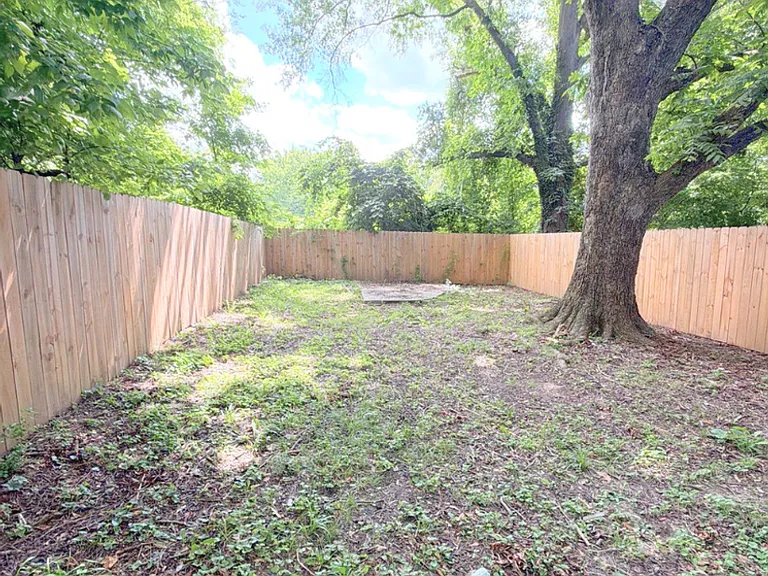 1450 Oaklawn St — Photo 16