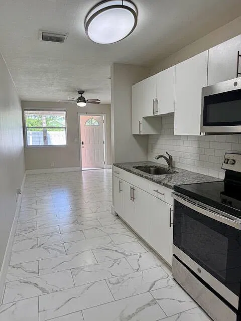 2 bed, 1.0 bath, 610 sqft, $2,100 — Photo 4