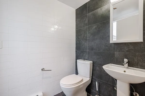 Rented by MNS | media 9