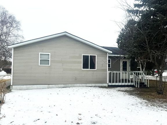 3rd image of 115 1st St SE