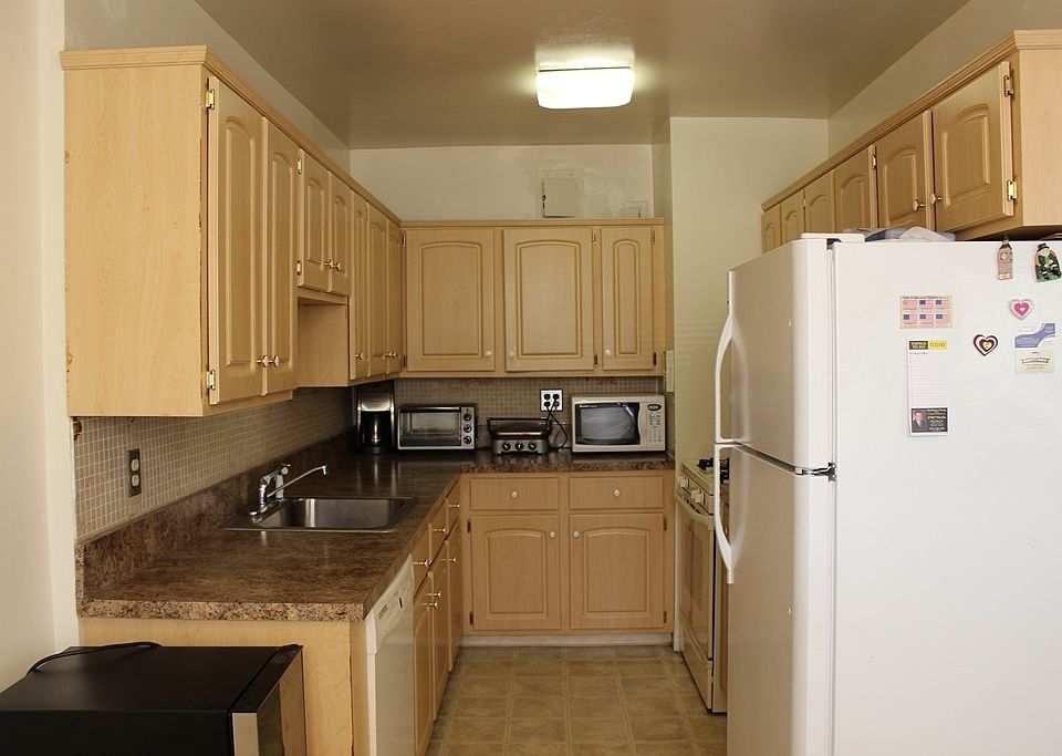 1st image of 9 Greenridge Ave APT 6B