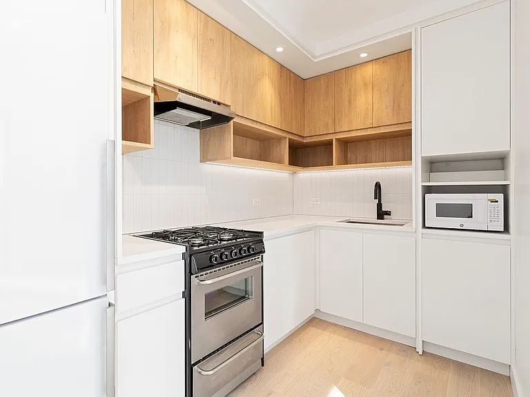 222 51st Ave #3B — Photo 4