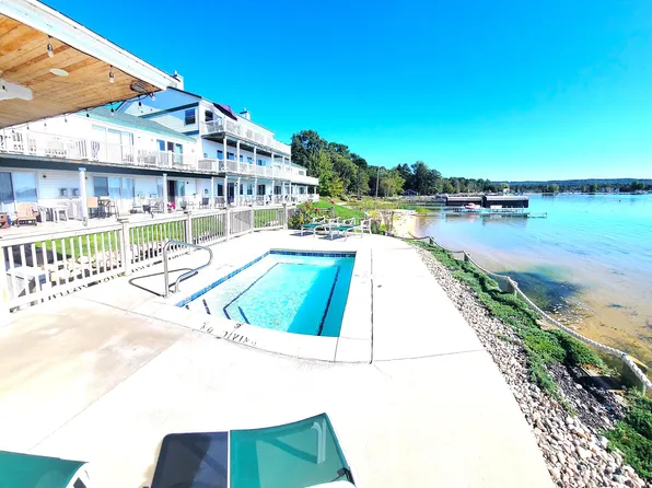 8569 Portage Point Dr Unit 24-15, Onekama, MI 49675