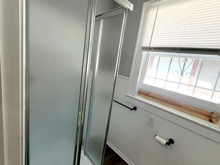 5248 Euclid Ave — Photo 15